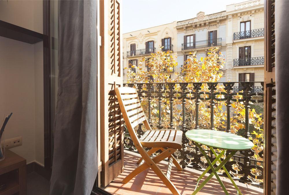 Easy Sleep Gaudi Terrace Apartment Barcelona Bagian luar foto