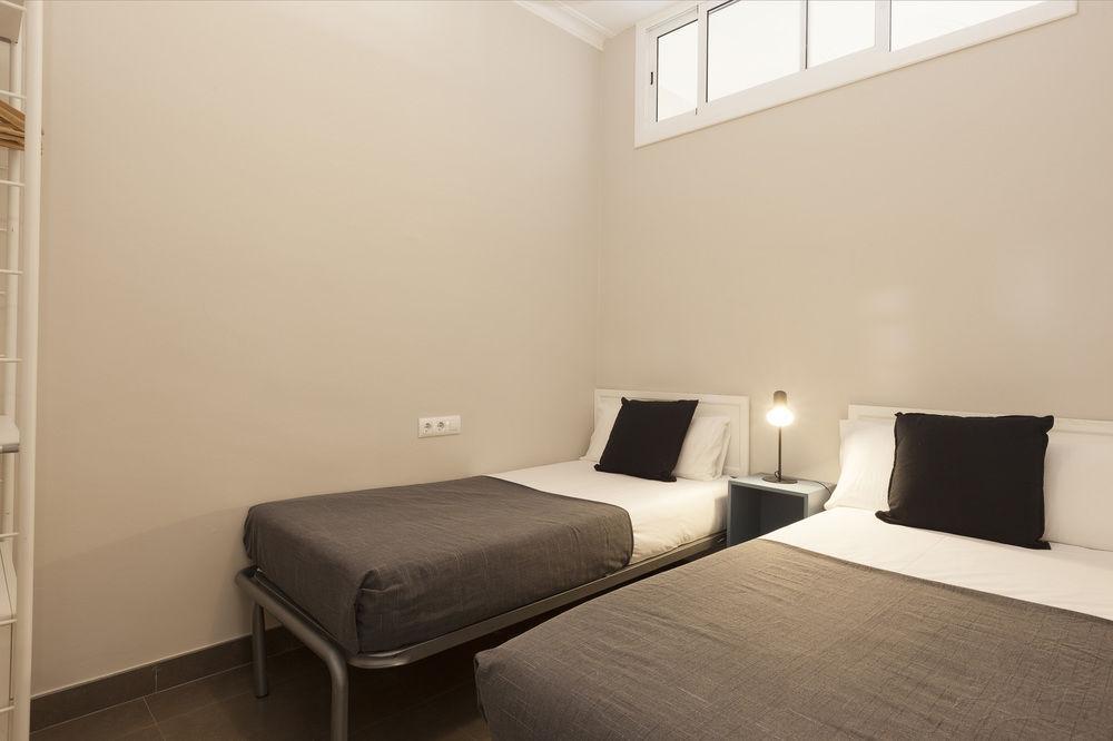 Easy Sleep Gaudi Terrace Apartment Barcelona Bagian luar foto