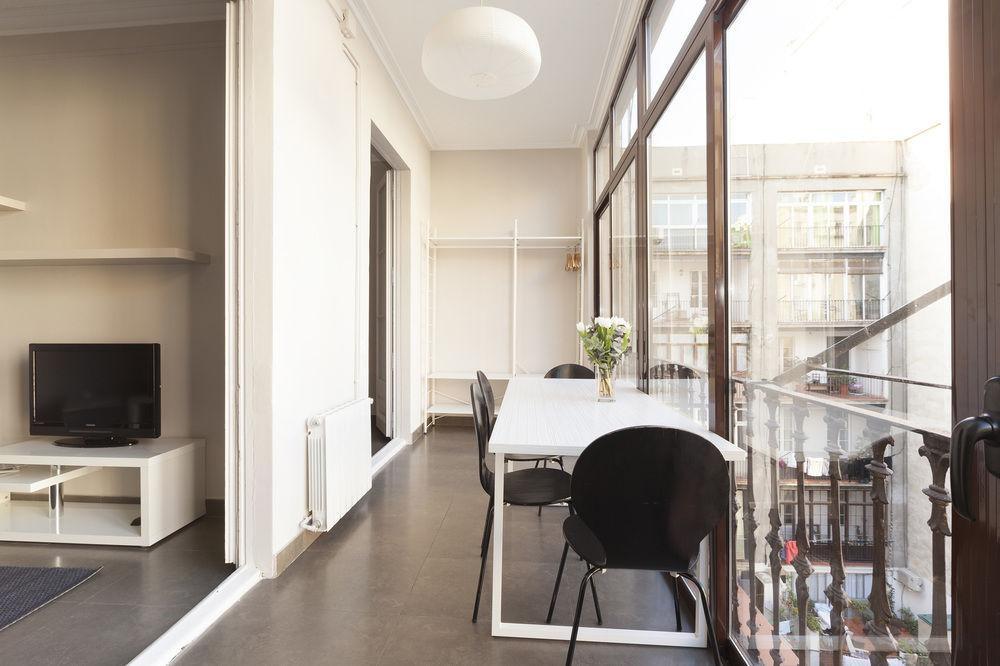 Easy Sleep Gaudi Terrace Apartment Barcelona Bagian luar foto