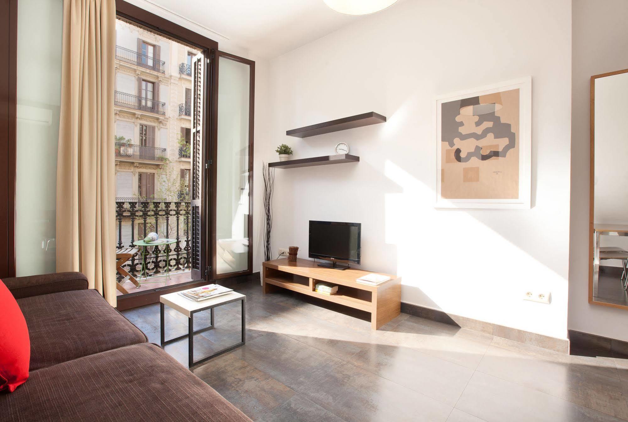 Easy Sleep Gaudi Terrace Apartment Barcelona Bagian luar foto