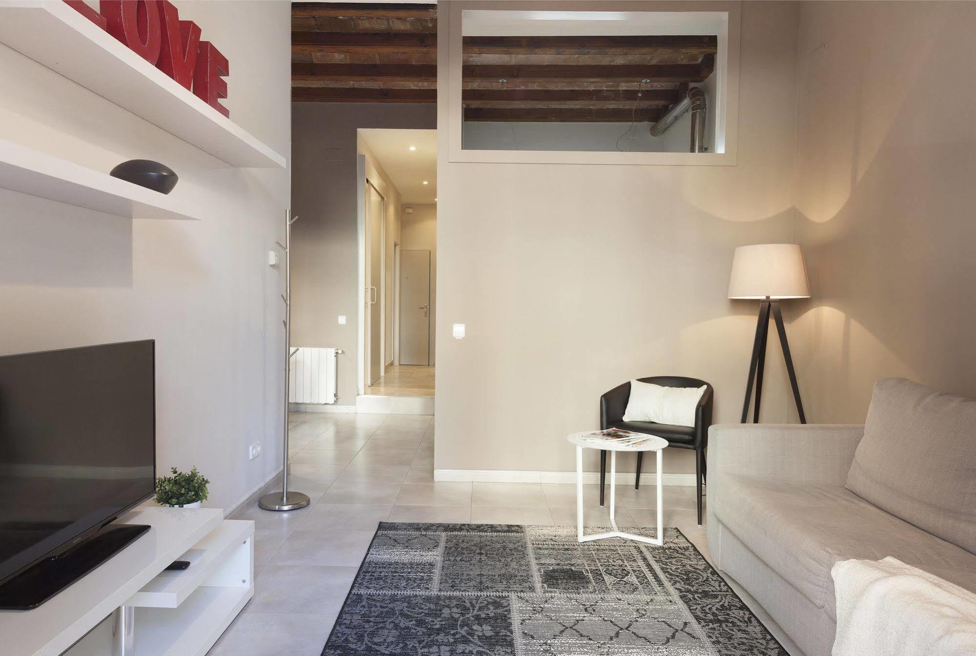 Easy Sleep Gaudi Terrace Apartment Barcelona Bagian luar foto