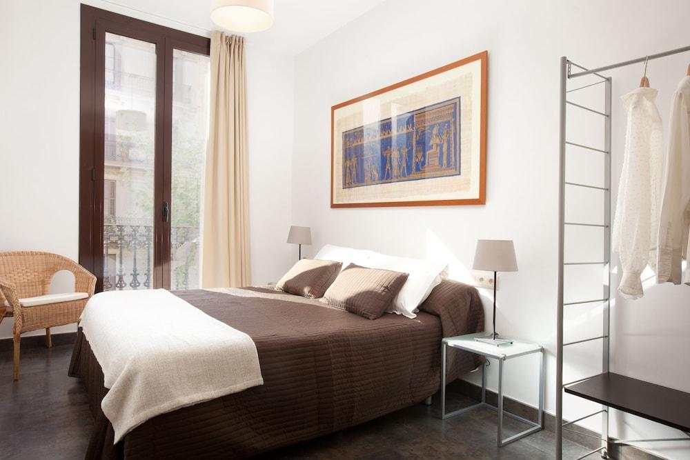 Easy Sleep Gaudi Terrace Apartment Barcelona Bagian luar foto