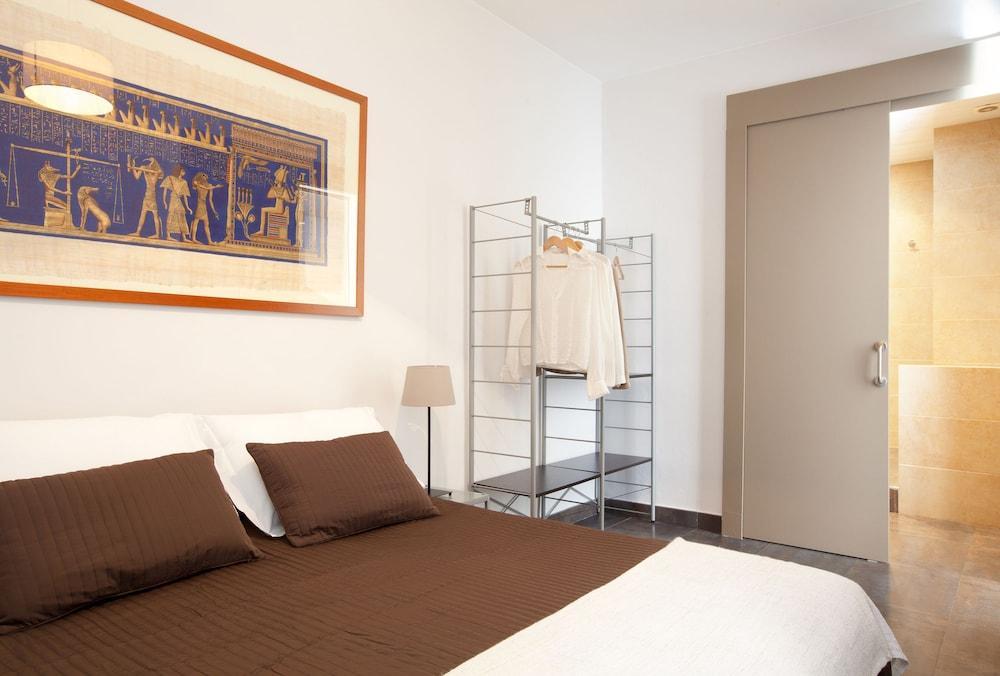 Easy Sleep Gaudi Terrace Apartment Barcelona Bagian luar foto
