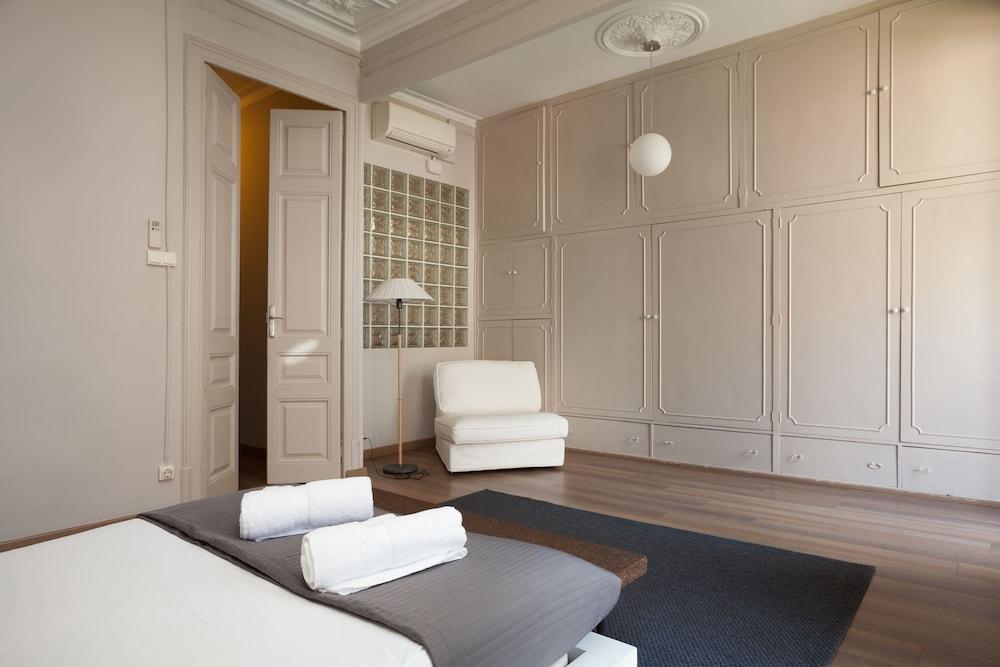 Easy Sleep Gaudi Terrace Apartment Barcelona Bagian luar foto