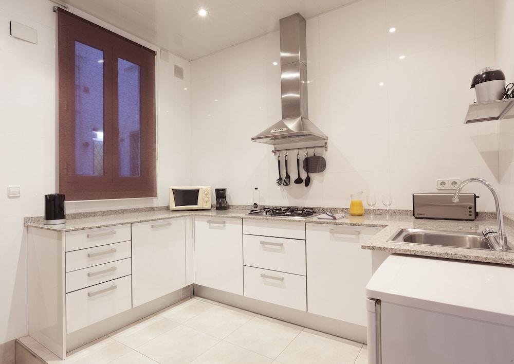 Easy Sleep Gaudi Terrace Apartment Barcelona Bagian luar foto