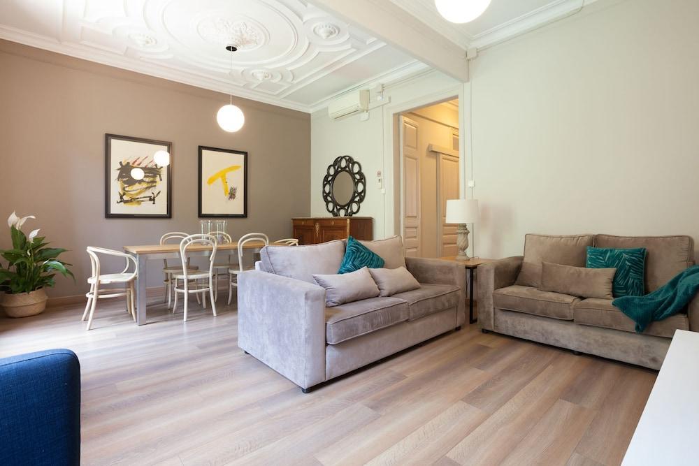 Easy Sleep Gaudi Terrace Apartment Barcelona Bagian luar foto