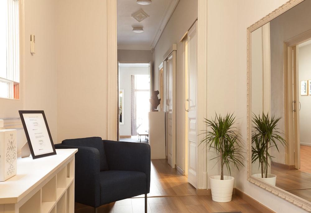 Easy Sleep Gaudi Terrace Apartment Barcelona Bagian luar foto
