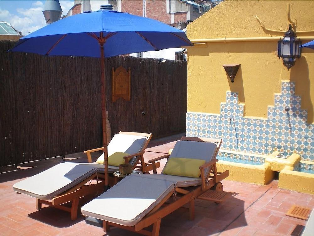 Easy Sleep Gaudi Terrace Apartment Barcelona Bagian luar foto