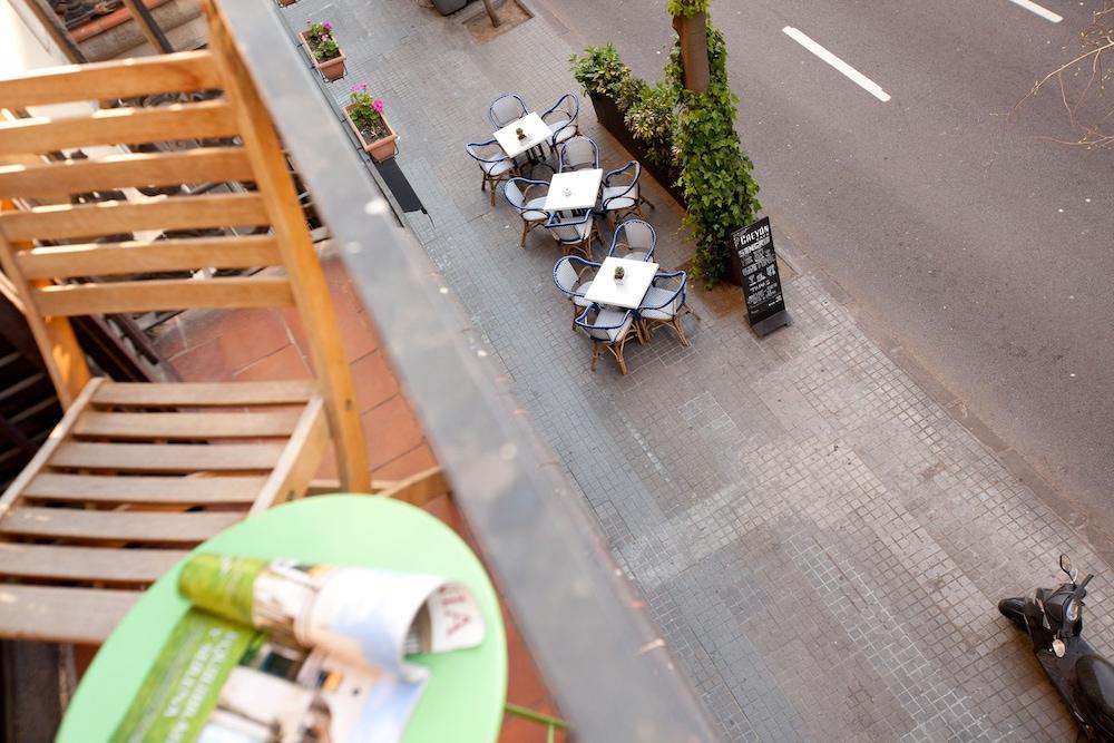 Easy Sleep Gaudi Terrace Apartment Barcelona Bagian luar foto