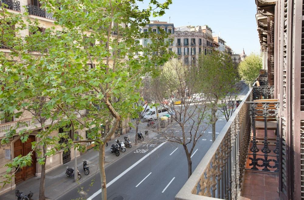 Easy Sleep Gaudi Terrace Apartment Barcelona Bagian luar foto